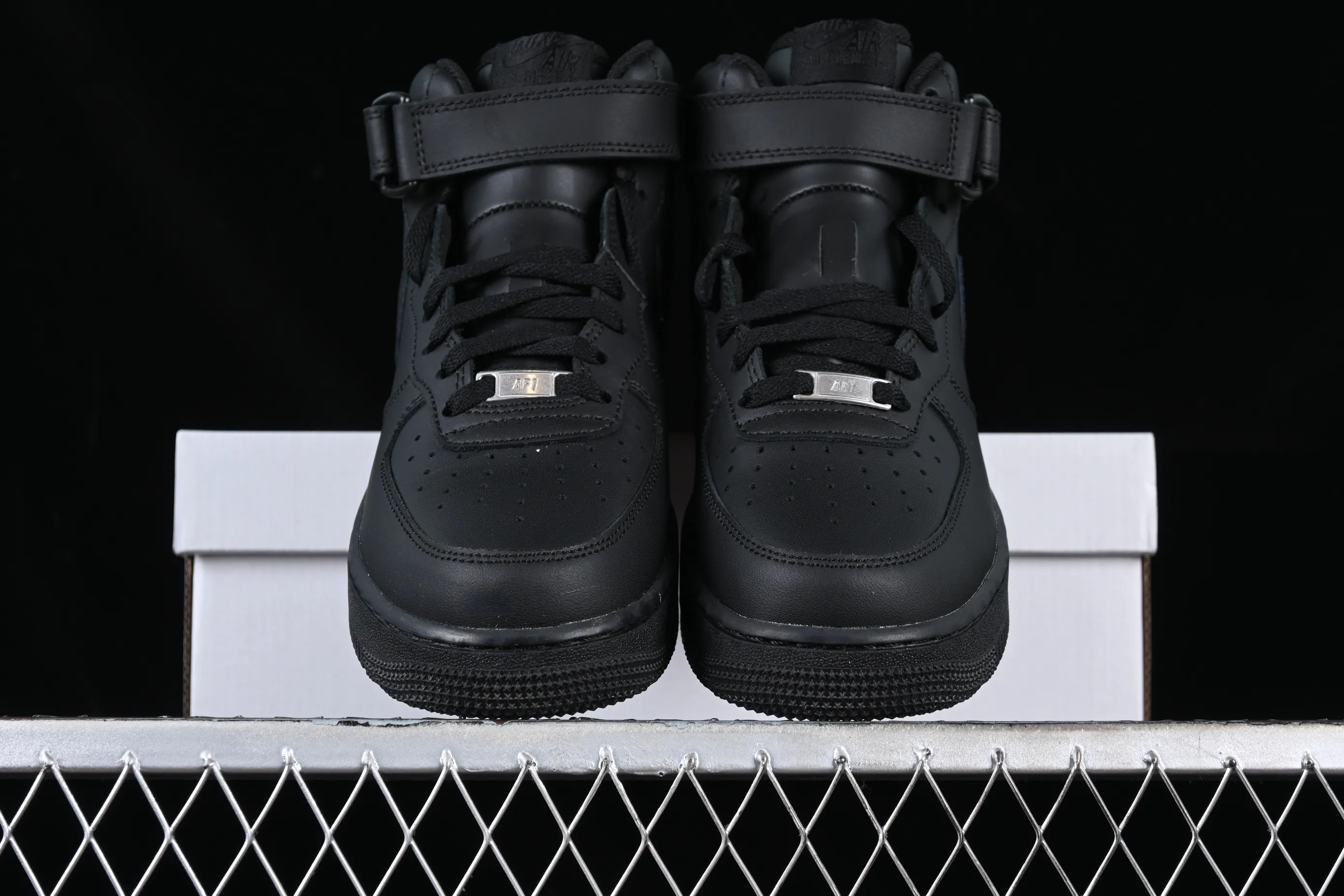 All categories Nk Air Force 1 Air Force series Nk Air Force 1 Mid Air Force mid-top Nk Air Force 1'07 Mid Air Force all-black mid-top casual sneakers 315123-001